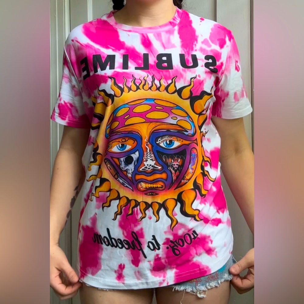 Size medium Pink trippy sublime t-shirt
